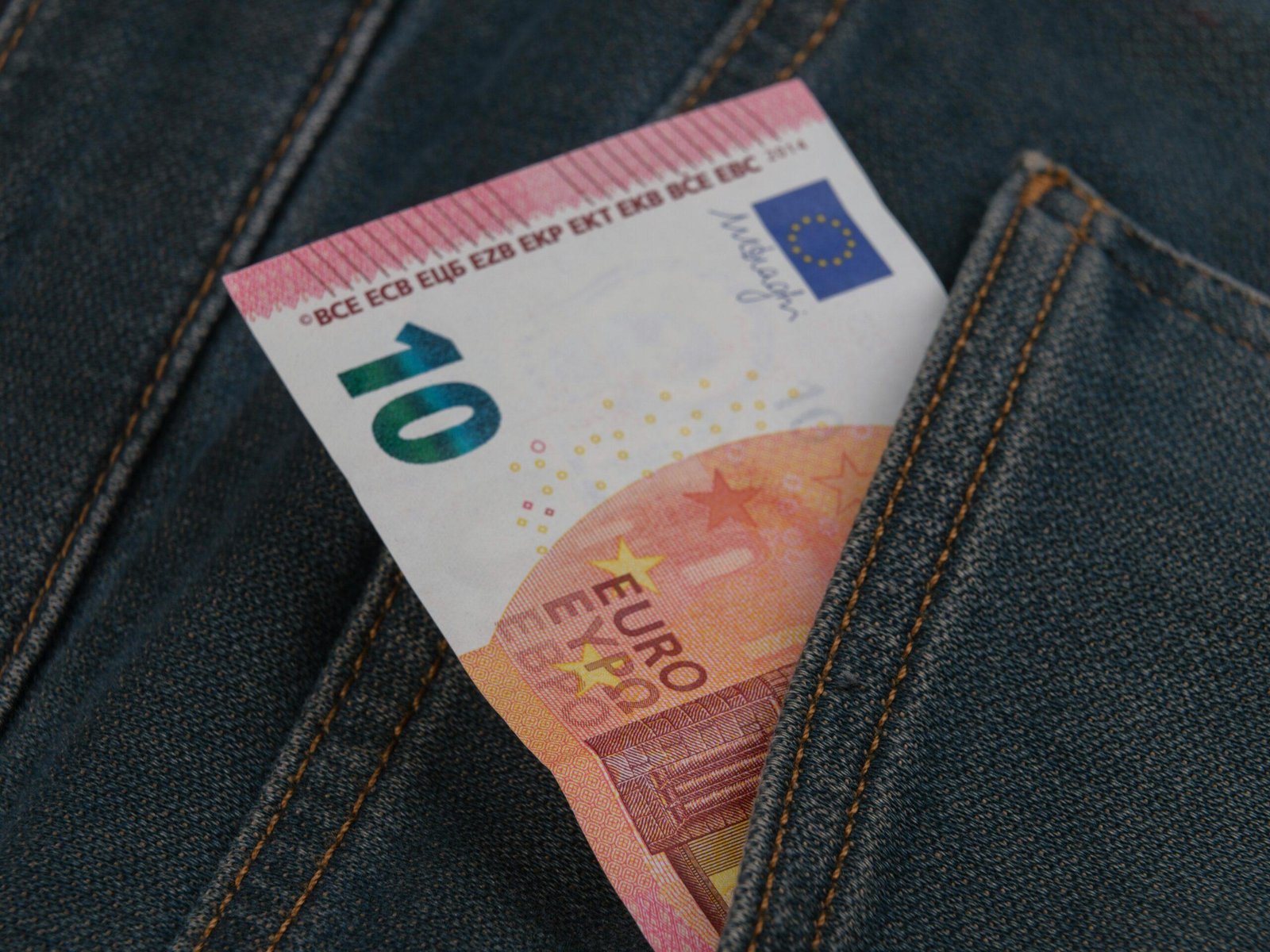 Earn Money on eBay